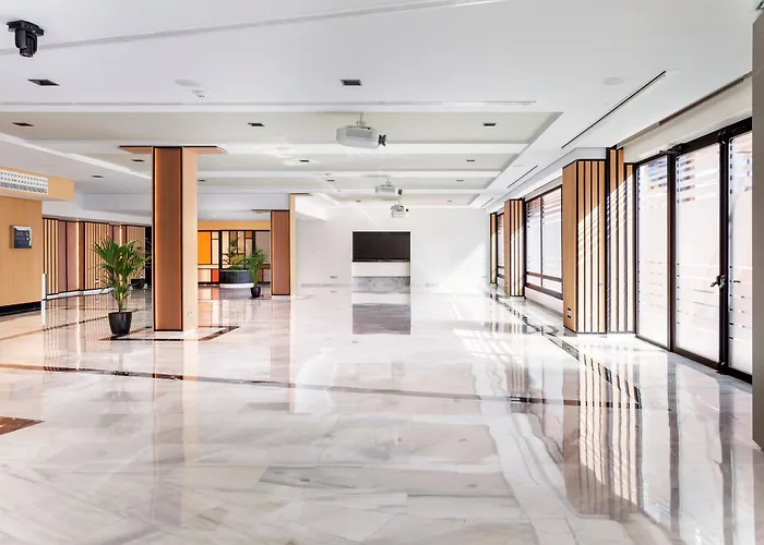Best Hotels in Torremolinos on Interactive Map